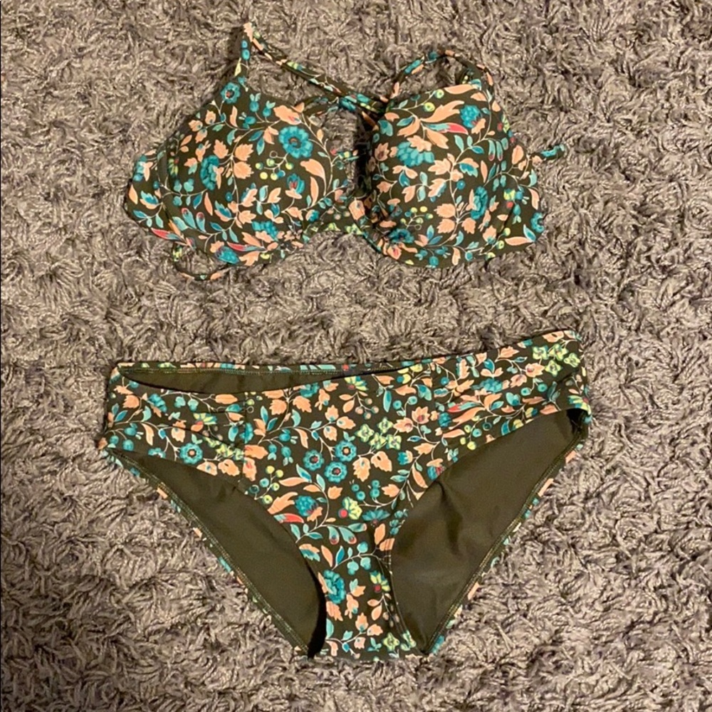 Aerie bikini 36B top and M bottoms